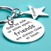 Load image into Gallery viewer, Friendship Keychain Gift for Best Friend Teens Boys Girls Appreciation Birthday Graduation Christmas Gift Friends are Always Close at Heart Motivational Key Ring for Friends BFF Colleague Schoolmate
