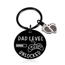 Load image into Gallery viewer, New Expecting Dad First Time Father&#39;s Day Daddy to be Gift for New Dad First Time Parents Pregnancy Baby Announcement Gifts Keychain Soon to Be Dad Valentines Christmas Men Him
